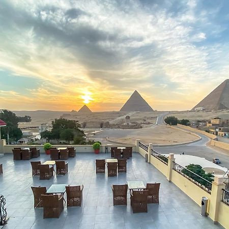 Egypt pyramids inn Kafret el-Gabal Exteriör bild