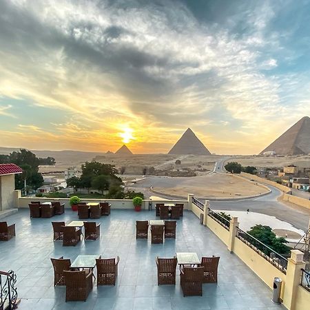 Egypt pyramids inn Kafret el-Gabal Exteriör bild