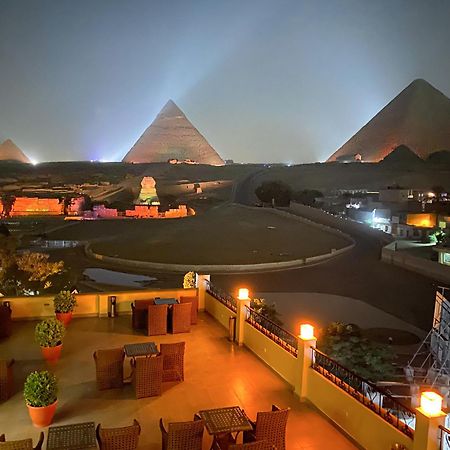 Egypt pyramids inn Kafret el-Gabal Exteriör bild
