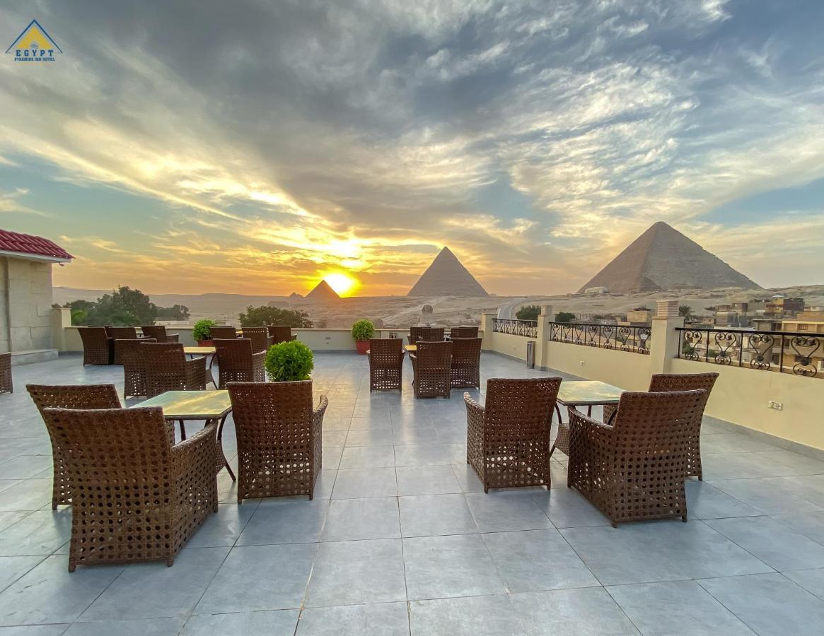 Egypt pyramids inn Kafret el-Gabal Exteriör bild