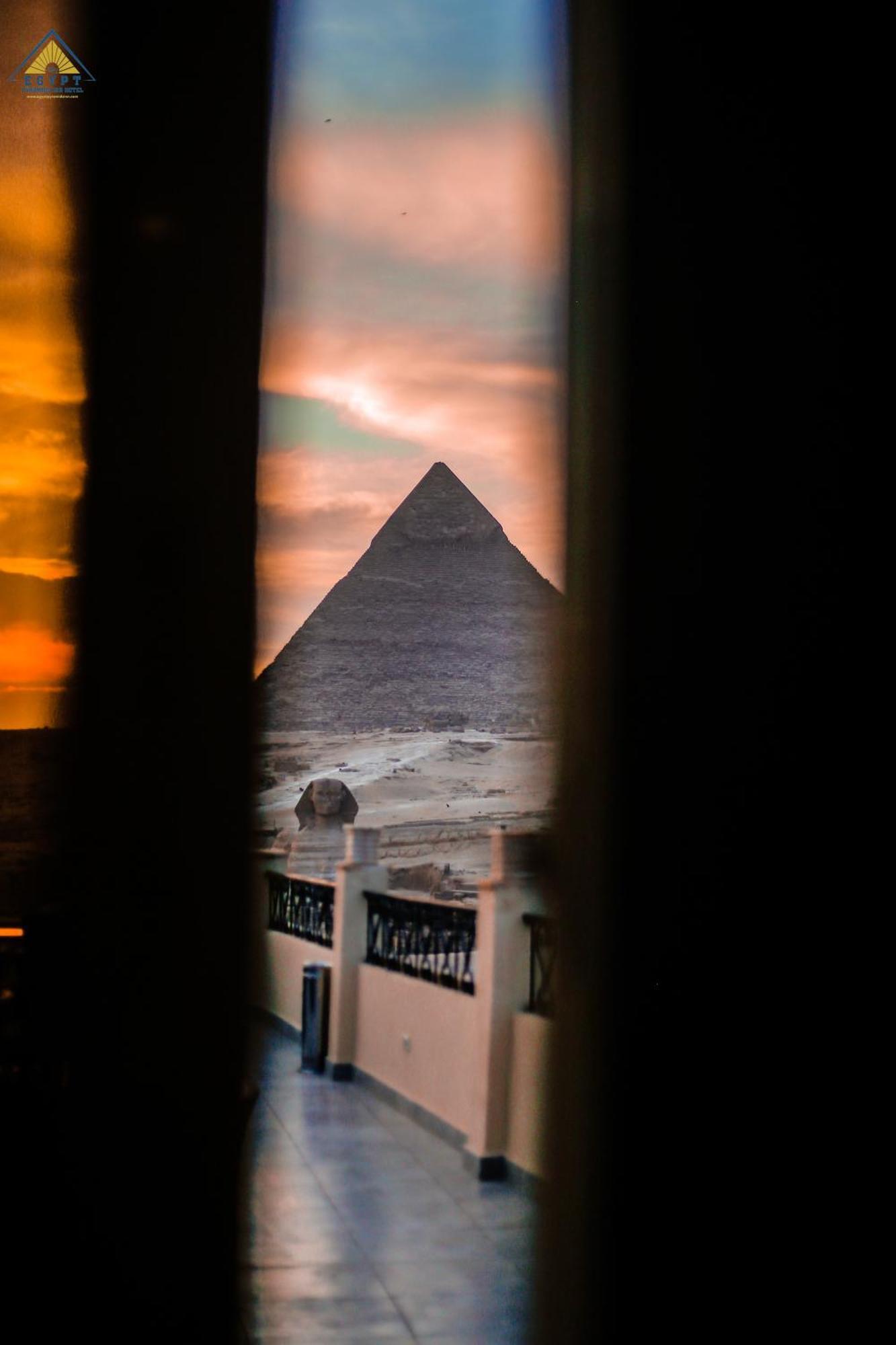 Egypt pyramids inn Kafret el-Gabal Exteriör bild