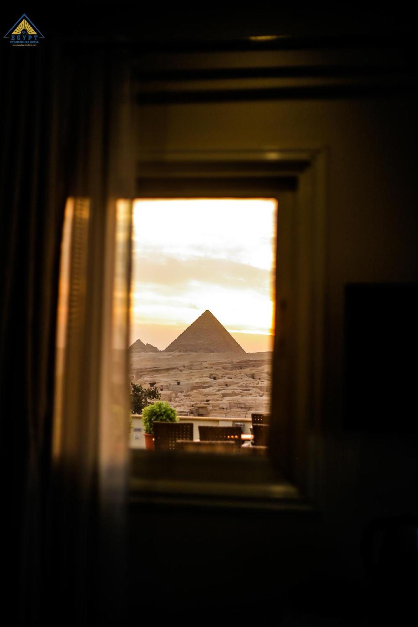 Egypt pyramids inn Kafret el-Gabal Exteriör bild