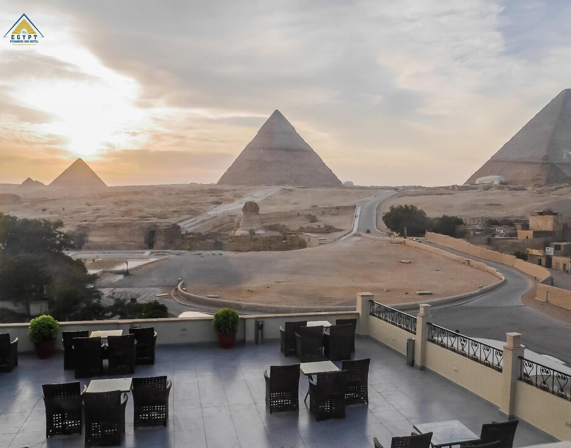 Egypt pyramids inn Kafret el-Gabal Exteriör bild