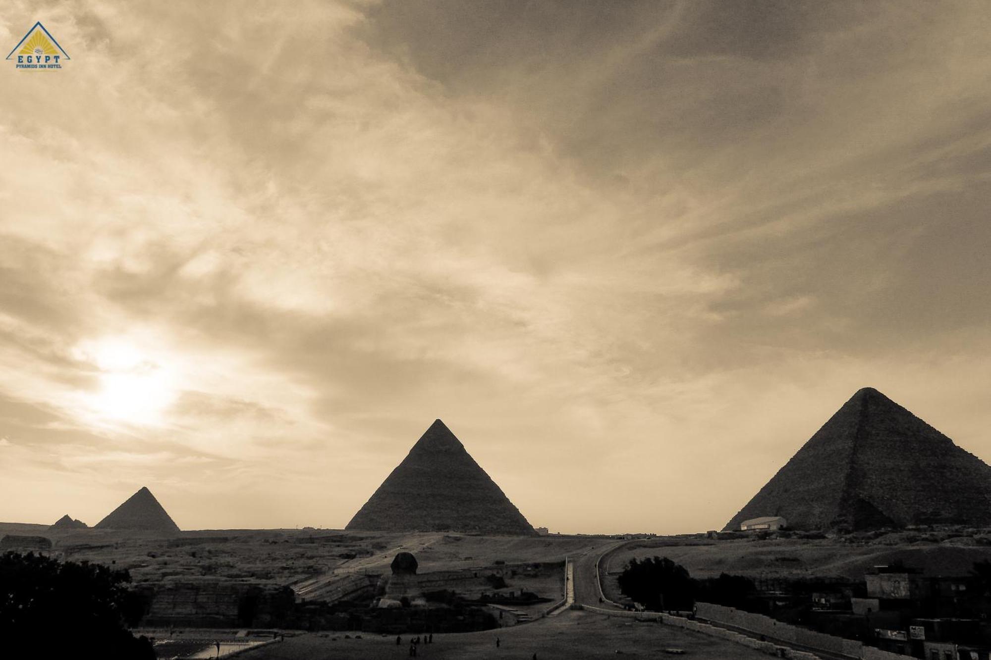 Egypt pyramids inn Kafret el-Gabal Exteriör bild
