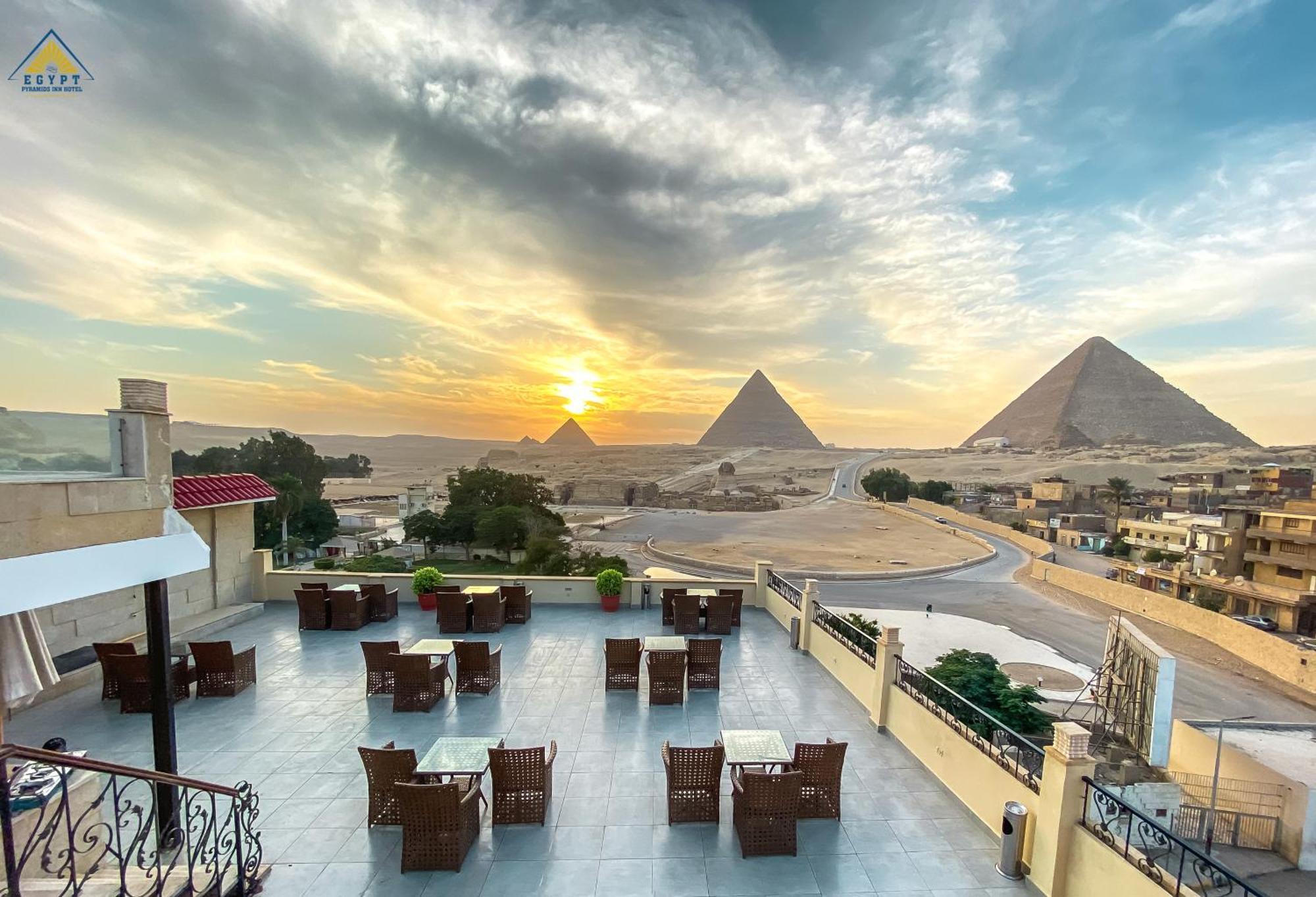Egypt pyramids inn Kafret el-Gabal Exteriör bild