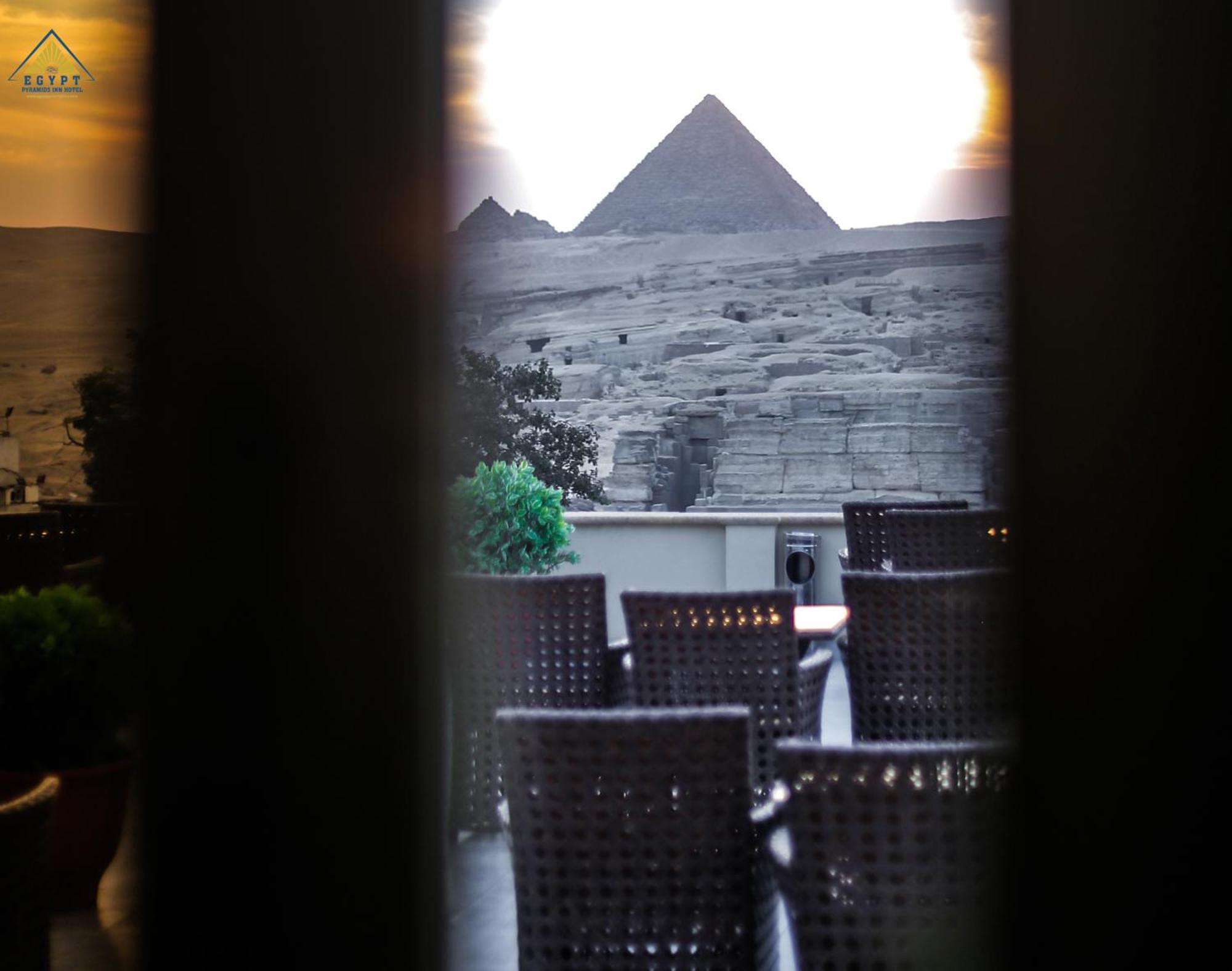Egypt pyramids inn Kafret el-Gabal Exteriör bild