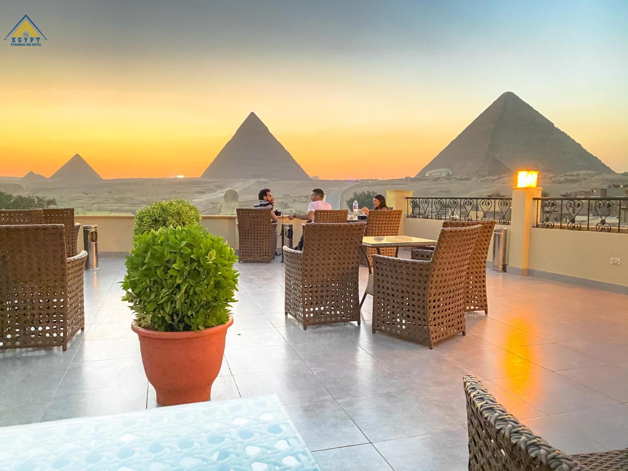 Egypt pyramids inn Kafret el-Gabal Exteriör bild