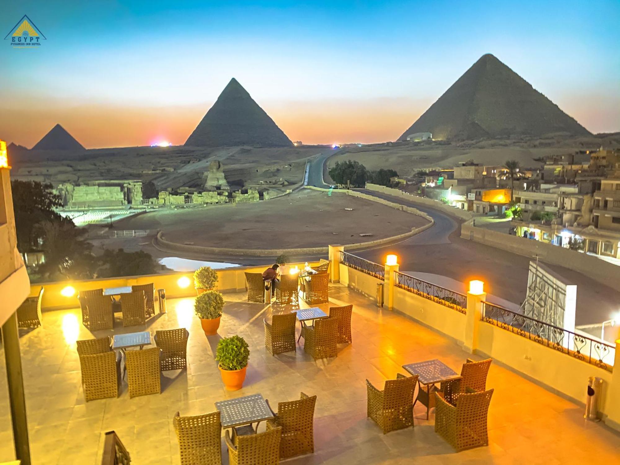 Egypt pyramids inn Kafret el-Gabal Exteriör bild