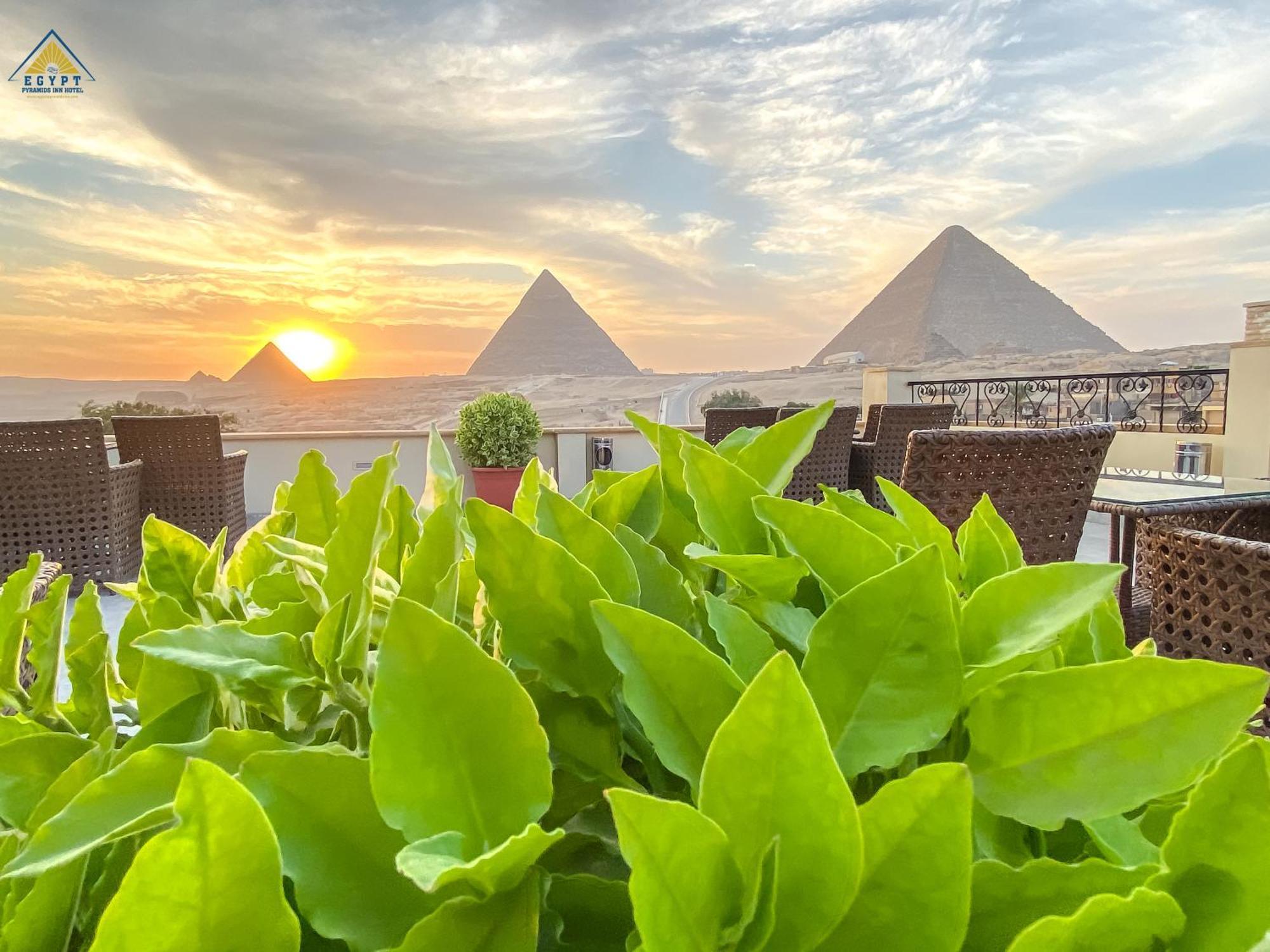Egypt pyramids inn Kafret el-Gabal Exteriör bild