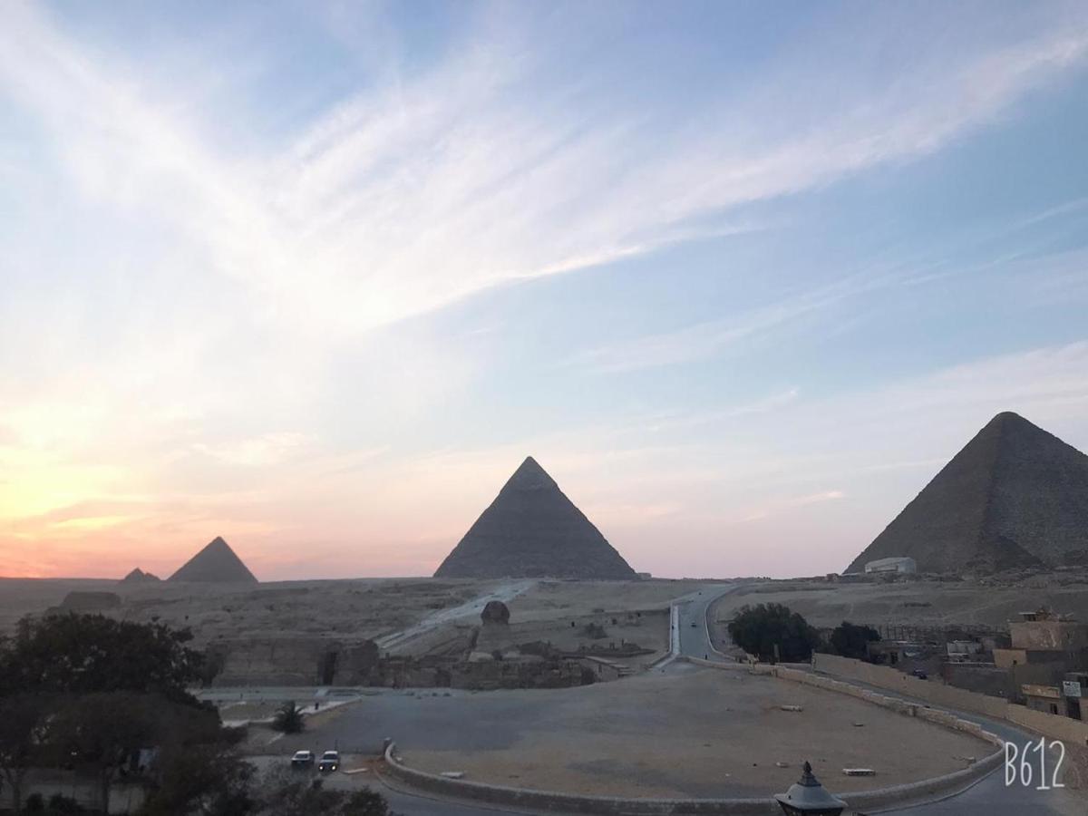 Egypt pyramids inn Kafret el-Gabal Exteriör bild